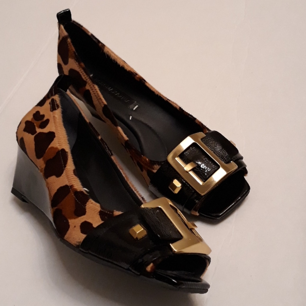 BCBG Maxazria/Leapord Print/Calf Hair/ Wedge Heels - Picture 3 of 16